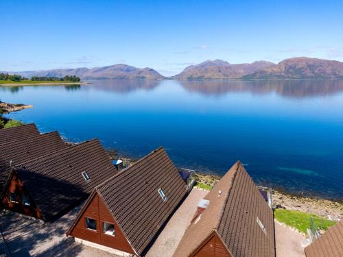 外部景觀, 林赫湖濱小屋 (Loch Linnhe Waterfront Lodges) in 奧尼赫
