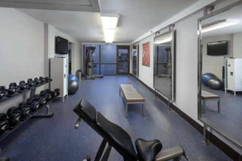 DoubleTree by Hilton Manhattan - 피트니스 센터
