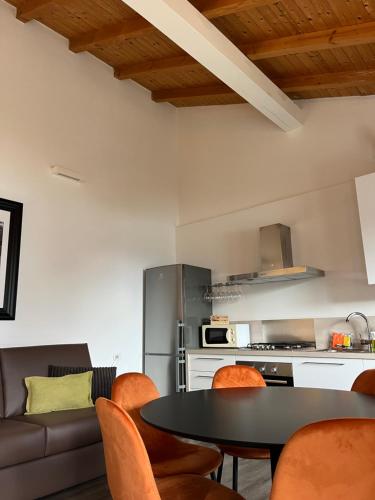 2 bedrooms, 4 beds