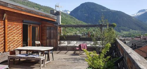 Plein centre ville, Sublime appartement avec terrasse - Bourg Saint Maurice in Bourg-Saint-Maurice City Center