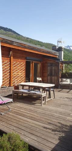 Plein centre ville, Sublime appartement avec terrasse - Bourg Saint Maurice in Bourg-Saint-Maurice City Center