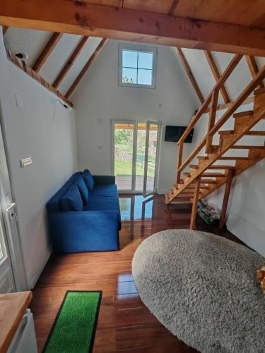 Vila Dobrila, Tenis kućica