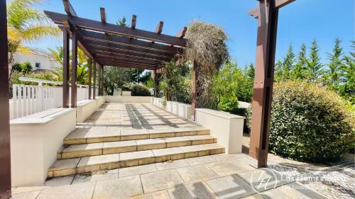 Exterior view, Green Lodge - Pestana Golf - Big Terrace - Pool in Estombar