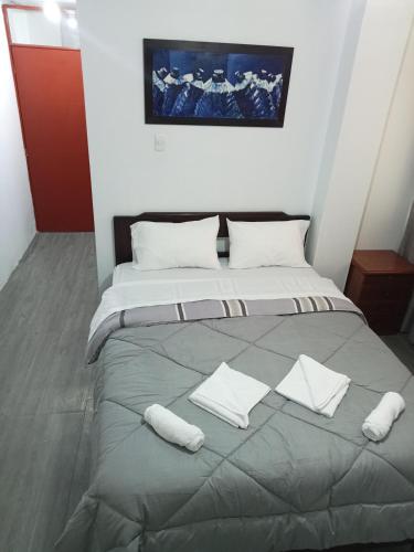 Habitación cama QUEEN