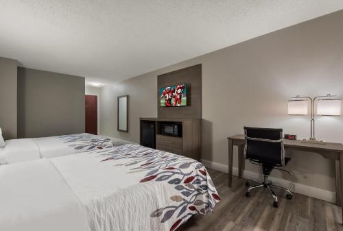 . Red Roof Inn & Suites Vineland - Buena