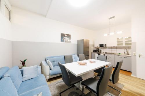 BIG Central City 6Rooms Aprt Kurfürstendamm in Berlin, Deutschland