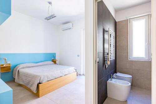 Brombeis Double Bedroom by NapoliApartments - image 2