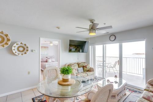 Cozy Lakefront Middle Bass Retreat with Balcony in Put-in-Bay, USA
