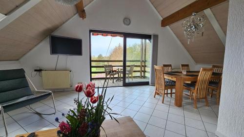 Apartment with pool and wide view in 聖英貝特