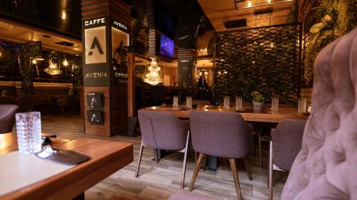 Restorāns, Avenia Restaurant & Apartments in Ruma