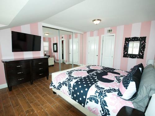 Minnie's House – Anaheim, CA