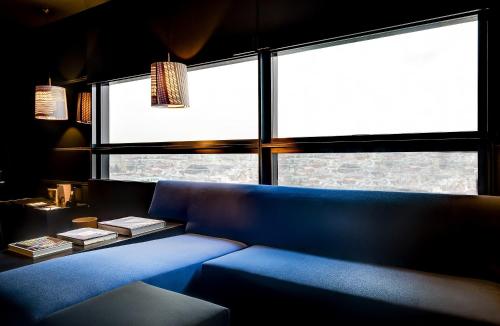 SO Black Suite with Danube Canal View image 4