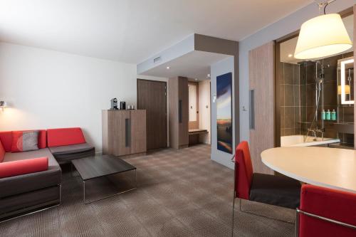 room detail thumbnail 0