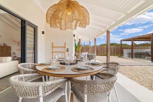 Villa Bonheur with refreshing private pool in Bonaire