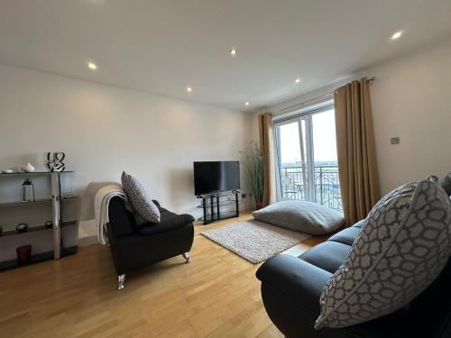 Liverpool 2 bed City, River Mersey View Apartment, sleeps 5, FREE parking, Liverpool (photo 4)