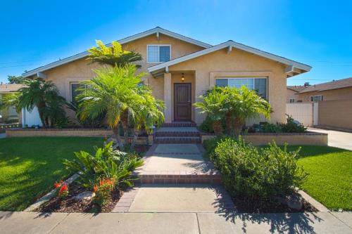 California Dreamin Home – Anaheim, CA