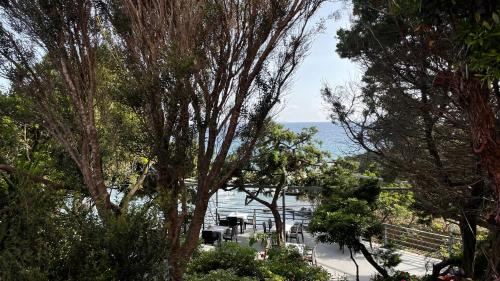 ALONAKI BAY 4