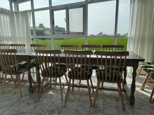 restavracija, 5x spalnica  kv. m., 6x zasebna kopalnica Hiša v Yuanli Township (Romantic Vanilla 苑裡親子包棟民宿) in Yuanli Township