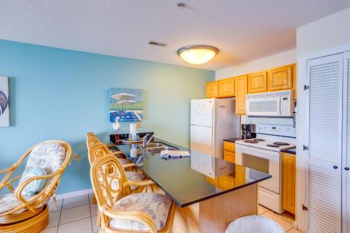 Waterfront Middle Bass Condo with Pool Access! in Put-in-Bay, USA