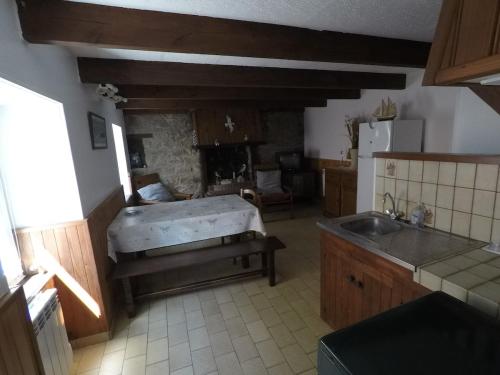 Petite maison de pêcheur en bord de mer (Petite maison de pecheur en bord de mer) in Saint-Pol-De-Leon