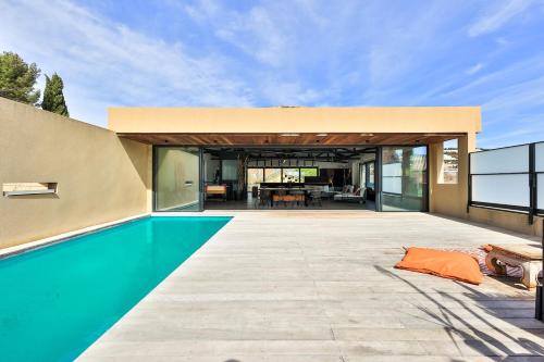 Magnifique Loft Rooftop et piscine 5 chambres 12 personnes