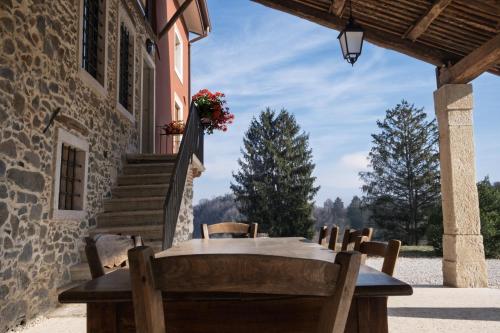 Фасада на хотела, MASARI ALLA CASA ROSSA Vineyard guest house in Cornedo Vicentino