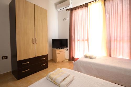 Studio with Sea View image 3