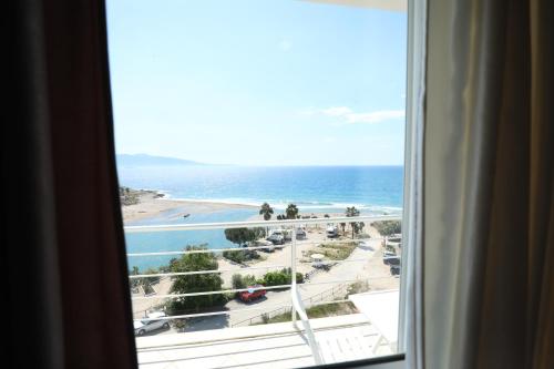 Studio with Sea View image 9