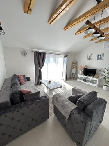 Teodora Apartment in Kavac