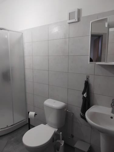 Baño, Chalupa Podolí u Bouzova (Chalupa Podoli u Bouzova) in Bouzov