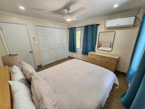 By The Bay Rentals Rock Sound in Rock Sound