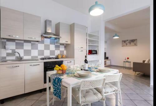 Trastevere 2Rooms with Balcony, Roma (foto 9)