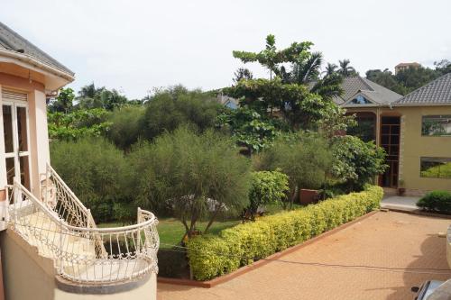 vhod, Biyem Hotel in Rubaga