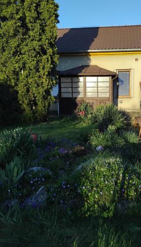 Jardín, Chalupa Podolí u Bouzova (Chalupa Podoli u Bouzova) in Bouzov