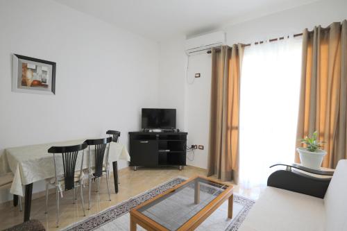 One-Bedroom Apartment - Sea Side image 4