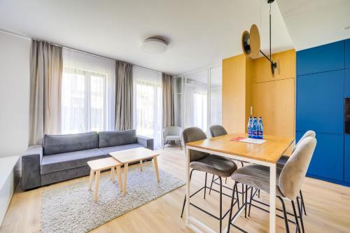 One-Bedroom Apartment image 3