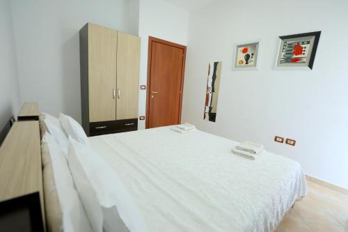 One-Bedroom Apartment - Sea Side image 8