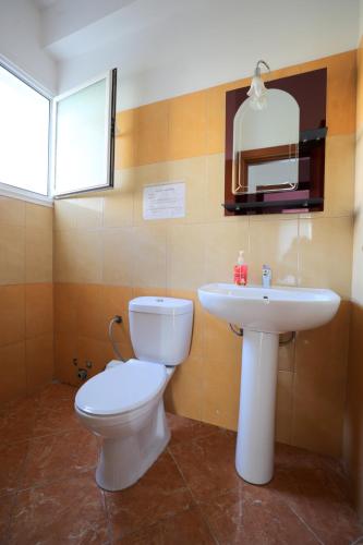 One-Bedroom Apartment - Sea Side image 1