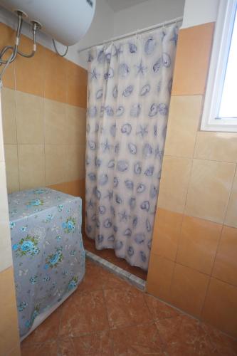 One-Bedroom Apartment - Sea Side image 2