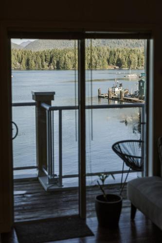 สภาพแวดล้อมโดยรอบ, Island Vista - Waterfront Condo in ทอฟิโน่