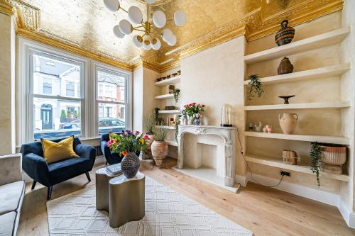 Lavish Maida Vale Townhouse Sleeps up to 8 with Patio & Office - Open to short & long term lets, London (photo 2)