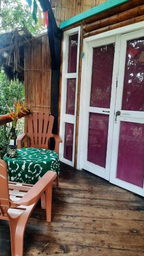 Bejárat, Raices Mompiche in Mompiche