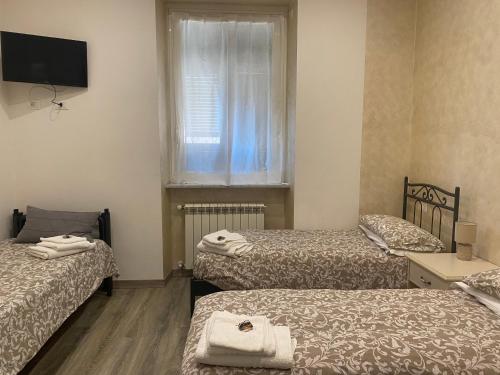 Classic Triple Room image 9