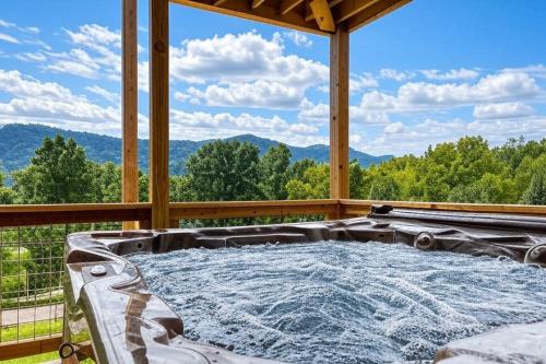 Riverside Mountain Retreat in Sevierville, USA
