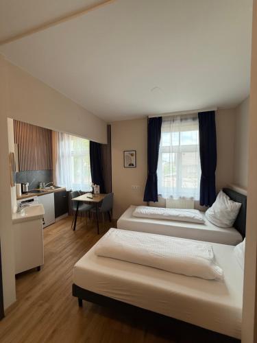 CROWN LIVING Villa Blumenau Studios, SmartTV, Parkplatz in ลุสเทเนา