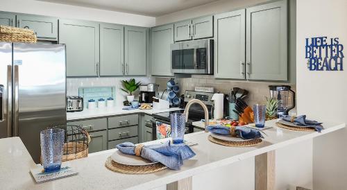 Calypso Resort and Towers #1806-3 by Book That Condo - image 2