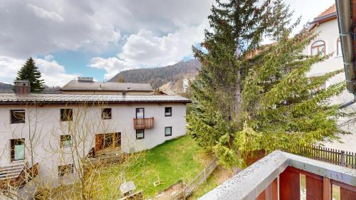 Apartment with Balcony image 6