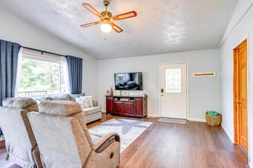 Au Gres Vacation Rental Cabin Less Than 1 Mi to Lake Huron in Au Gres, USA