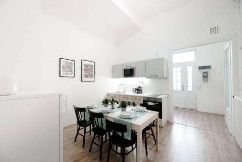 New home with AirCon at great location - image 6