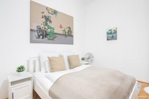 Central - Comfy - Easy - image 11